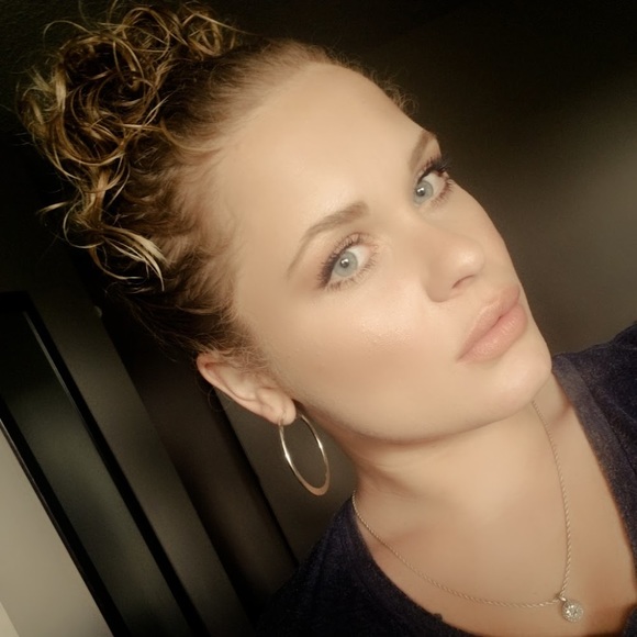 Meet your Posher, Tayla - Picture 1 of 1